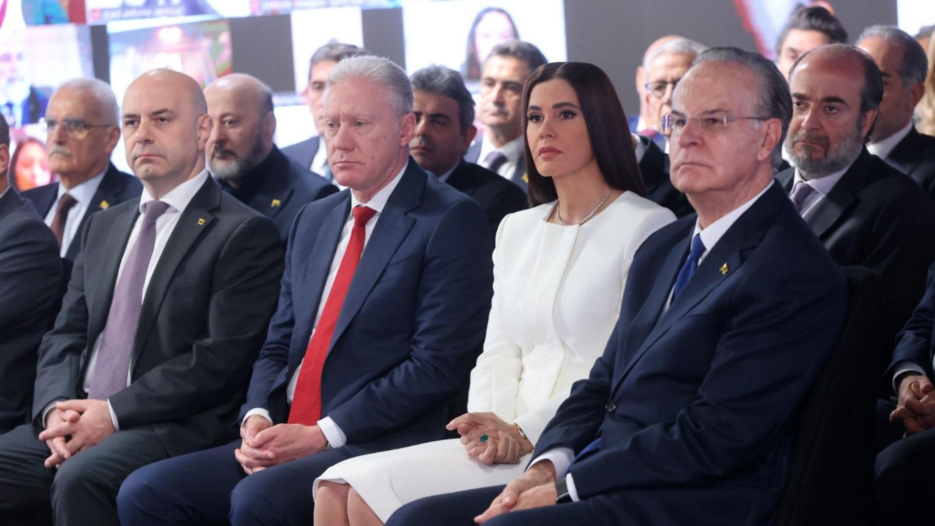 مواقف عالية السقف... ورسالة مفتوحة من جعحع إلى الرؤساء الثلاثة