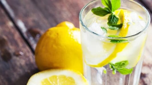 الماء مع الليمون: فوائد غير متوقّعة