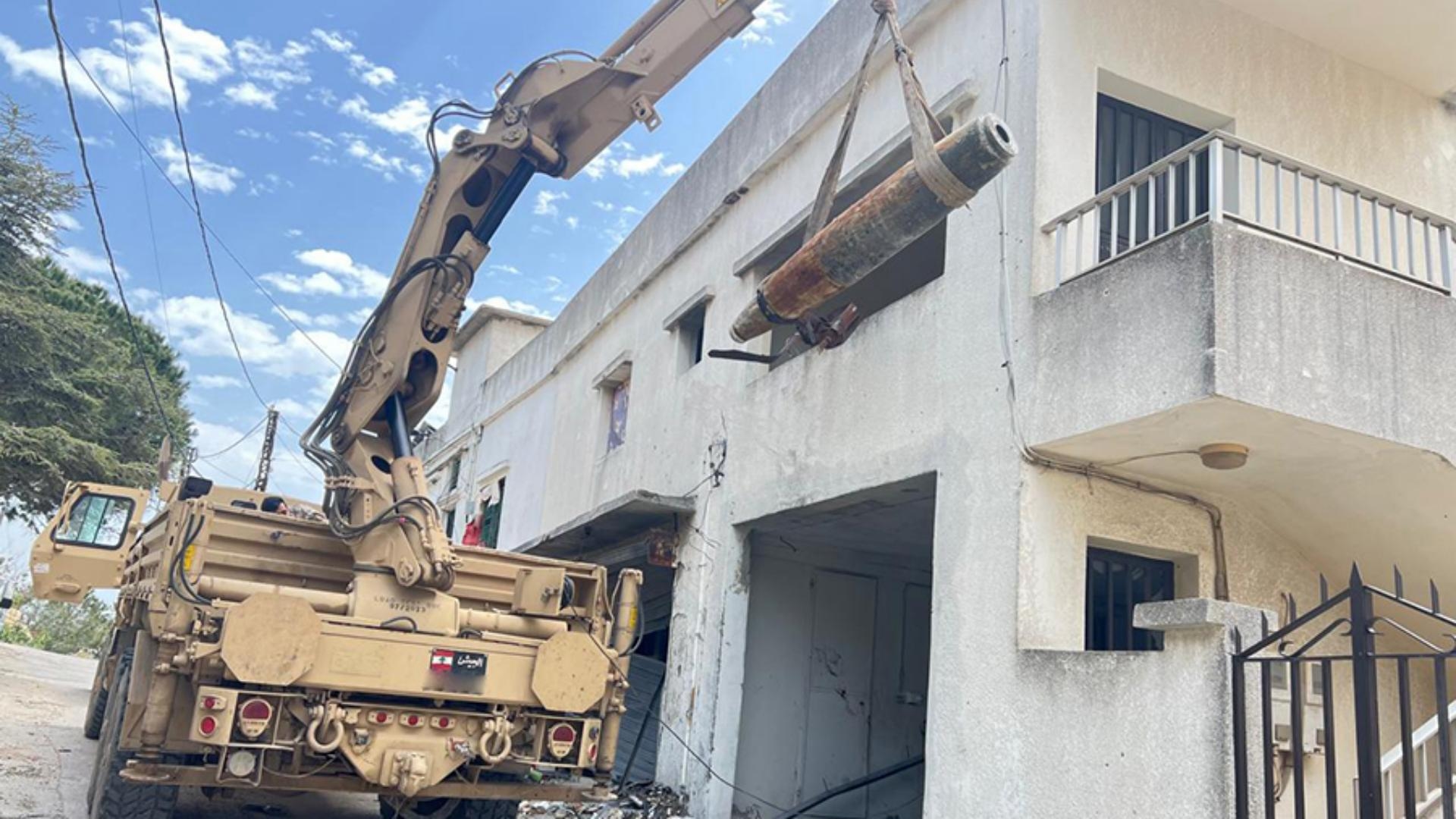 الجيش: تفكيك قنبلة طيران غير منفجرة من مخلّفات العدوان
