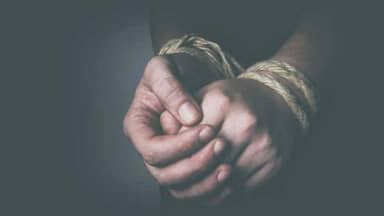 تفاصيل جديدة عن عمليّة الموساد: هكذا استُدرِجَ النقيب المتقاعد