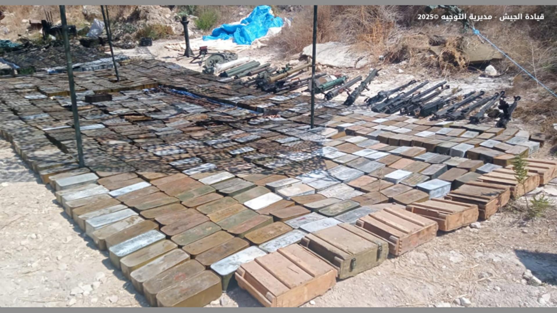 بالصّور: الأسلحة التي تسلّمها الجيش من البداوي وعين الحلوة