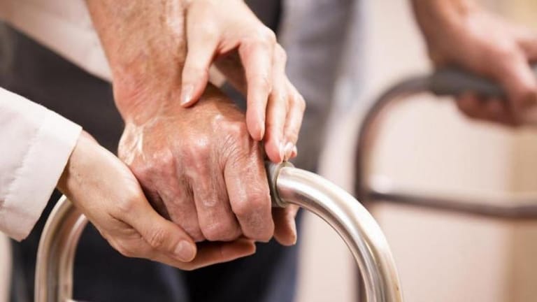 دور المسنّين تودّع ولا تستقبل: كيف سنُكمل؟