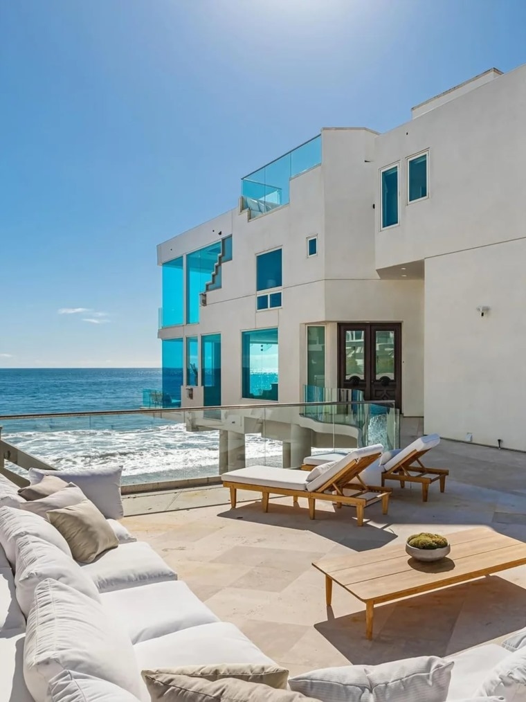 بعد نجاح فيلمه... نيكولاس كيج يشتري قصراً بـ11 مليون دولار