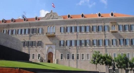 The cabinet session started and most of the ministers entered through the back door, and not through the entrance to the Serail like they usually do