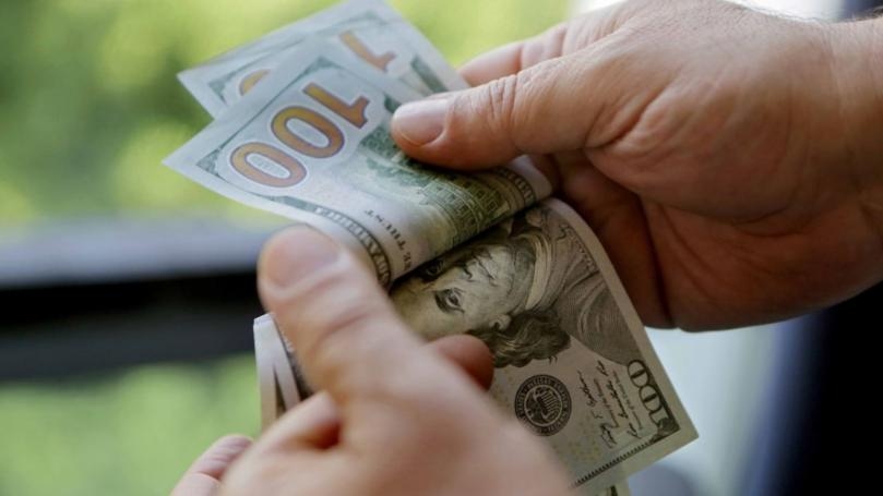 الدولار متروك للتطبيقات... إلى ما بعد عيد الأضحى