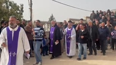 بالفيديو: زياح الصليب في دبل