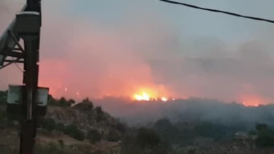 حريق في باب مارع.. والأهالي يُناشدون الدفاع المدني وطوافات الجيش