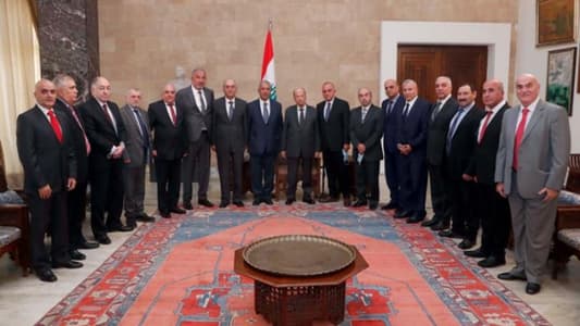 Aoun receives National Charter Society officers’ delegation