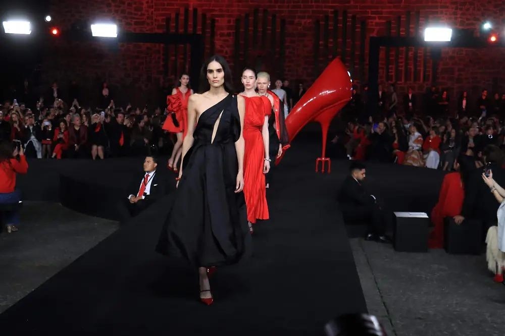 بالصور: ميريل ستريب وآن هاثاواي في المكسيك للترويج لفيلمهما The Devil Wears Prada 2