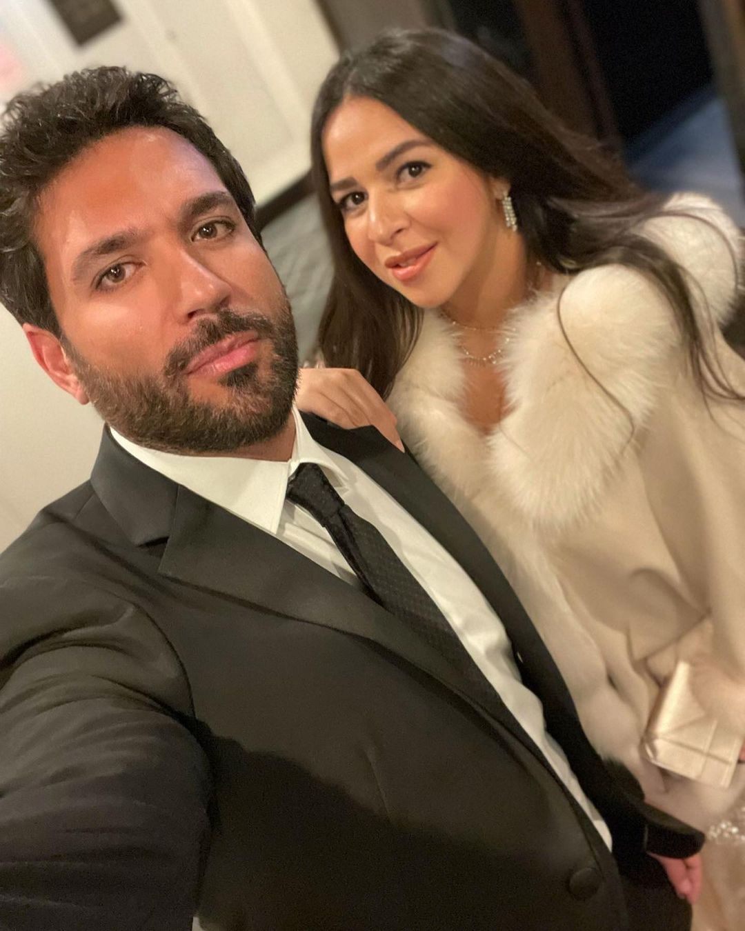 بهذه الصور عايدت إيمي سمير غانم زوجها حسن الرداد