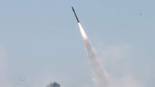 وسائل إعلام إسرائيلية: أكثر من 30 صاروخاً أطلق من لبنان نحو الجليل الأعلى ألحق عدد منها أضراراً وتم اعتراض بعضها