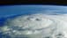 المركز الأميركي للأعاصير: قوة الإعصار Beryl اشتدّت مع تقدّمه في منطقة البحر الكاريبي ليصبح إعصاراً كارثياً محتملاً من الفئة الخامسة