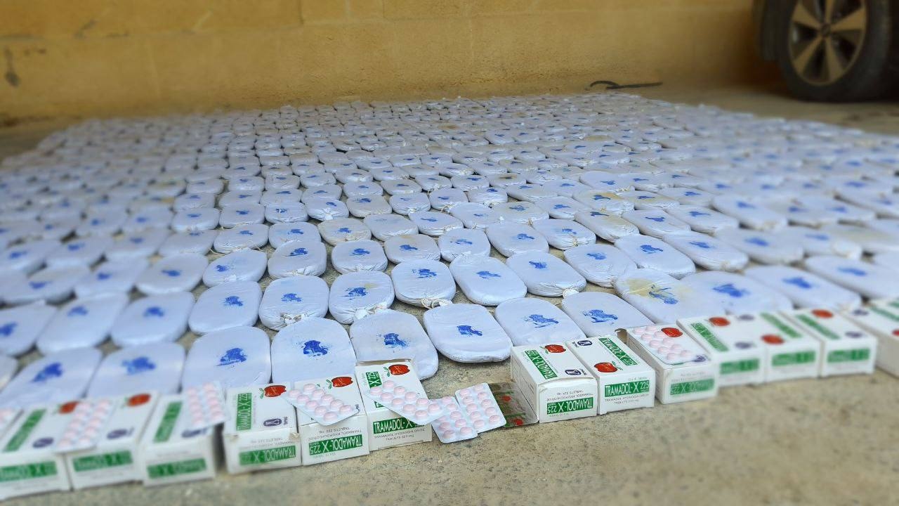 بالصور: سوريا تحبط تهريب مخدرات من لبنان... واشتباك مسلّح