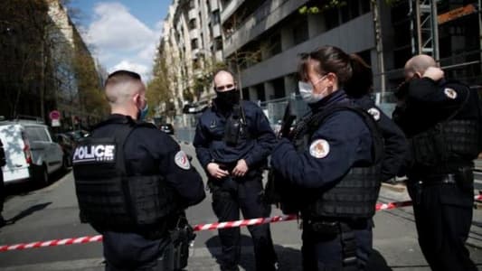 Gunman shoots man dead, injures woman in front of Paris hospital