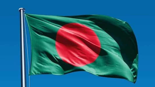 The Bangladesh Army arrests the Foreign Minister while attempting to leave the country