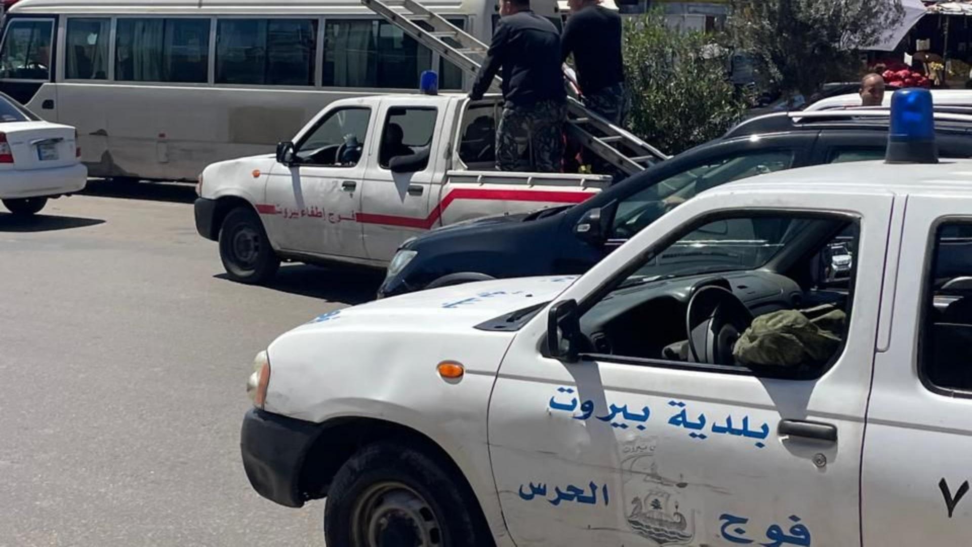 بالصّور: إزالة الشعارات والصور عن الأملاك العامة في بيروت