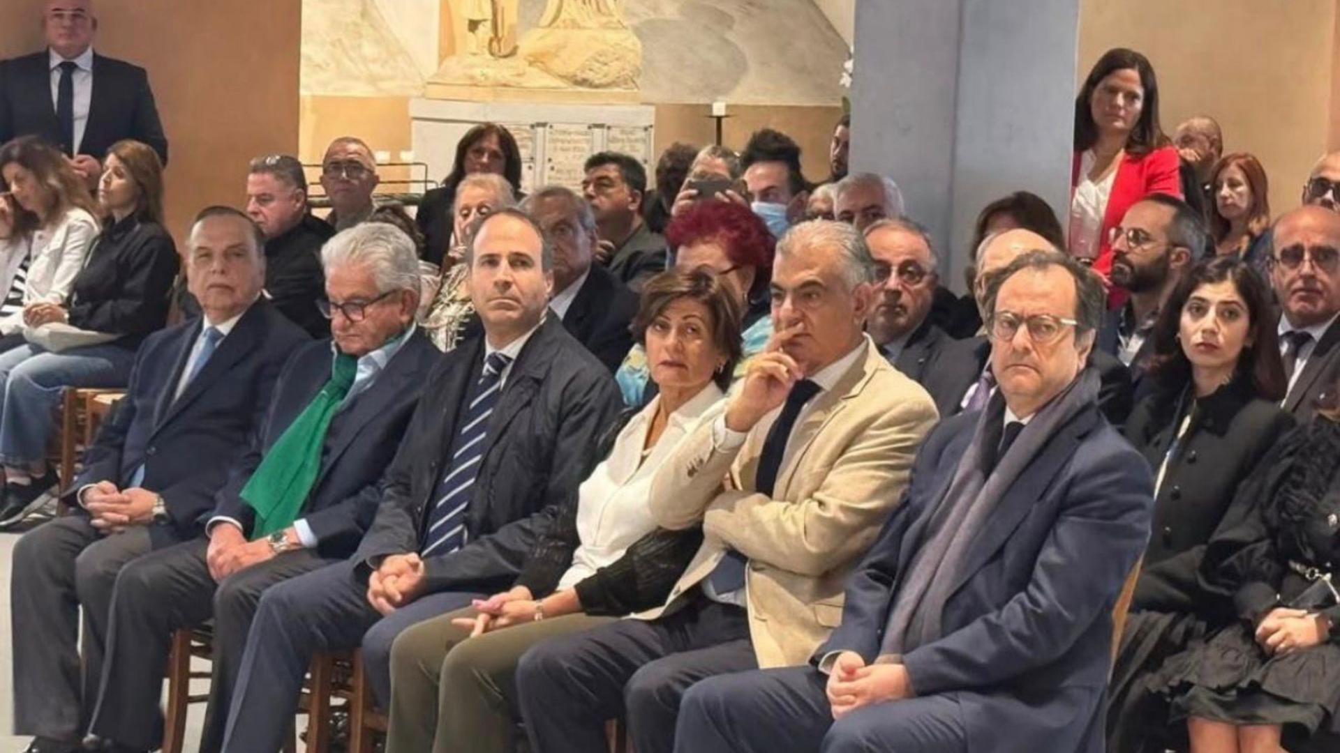 الرابطة المارونية تشارك الراعي والرهبانية اللبنانية المارونية في تدشين دير مار شربل بفرنسا