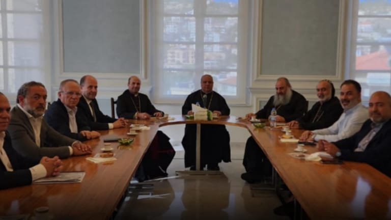 مجلس مطارنة زحلة: تأكيد ضرورة التمسك بالأرض