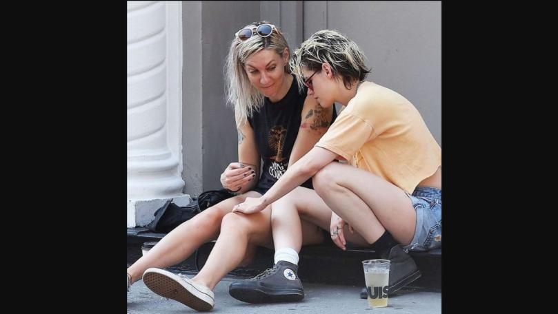 كريستن ستيوارت تعلن خطوبتها من حبيبتها ديلان ماير