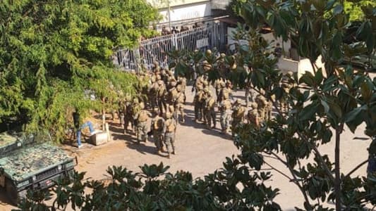 Photo: Heavy security deployment of the army inside premises of Justice Palace