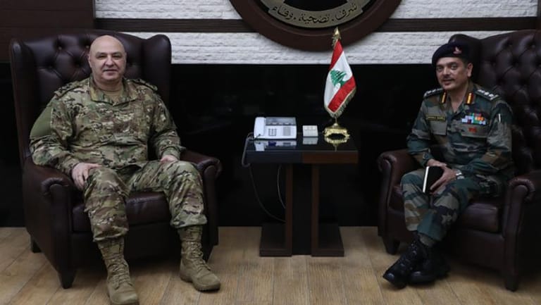 قائد الجيش إستقبل المُلحق العسكري الهندي