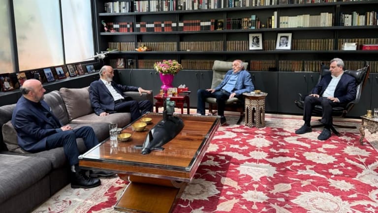 Geagea visits Jumblatt over latest developments