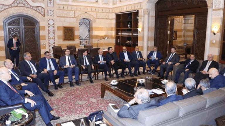 معلومات mtv: في اللقاء التشاوري تمّ البحث باستفاضة في مذكرة الإنتربول بحق سلامة وجرى الاتفاق على حماية مؤسسات الدولة والالتزام بما يقرره القضاء اللبناني