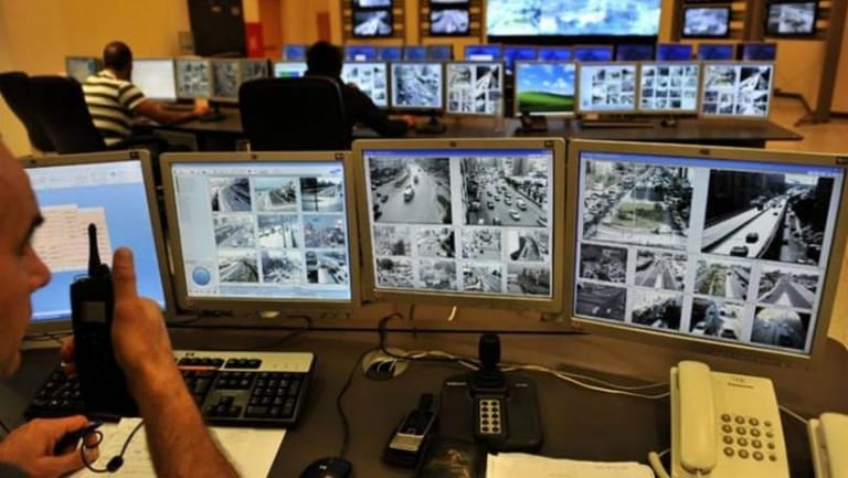 "التحكم المروري": حركة المرور كثيفة من النقاش باتجاه جل الديب وصولا الى الدورة