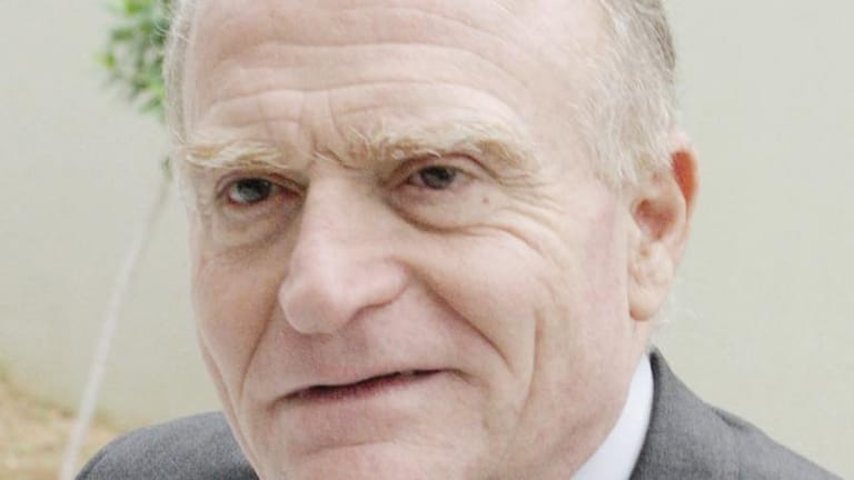 شارل رزق ردّاً على جريصاتي: لا عتب على من إرتضى تأجير قلمه وصوته لسواه