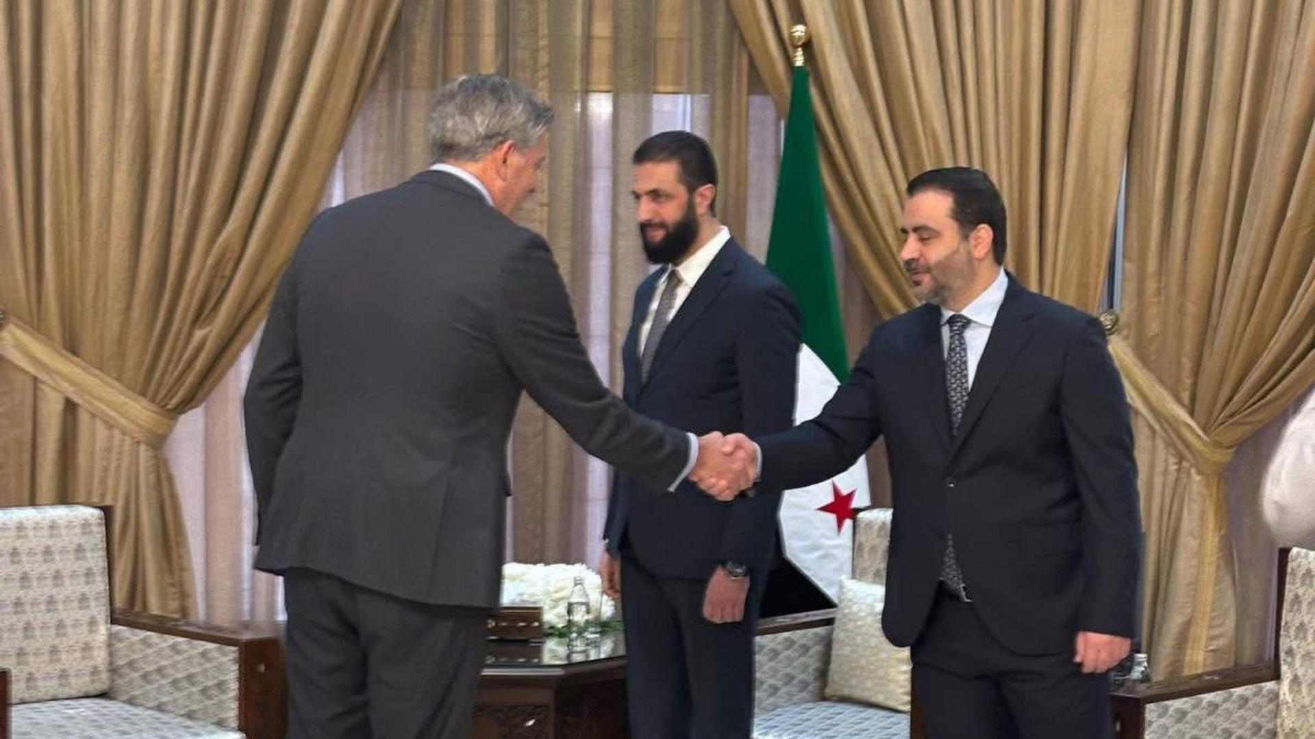 بالصّور: لقاء بين الشّرع وعضو في الكونغرس الأميركي من أصل لبناني