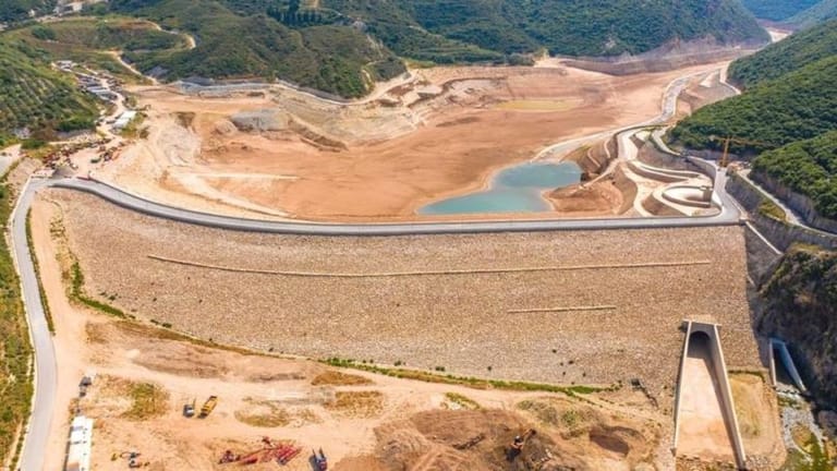 مياه لبنان "المستحيلة"... لا في السدود ولا المنازل