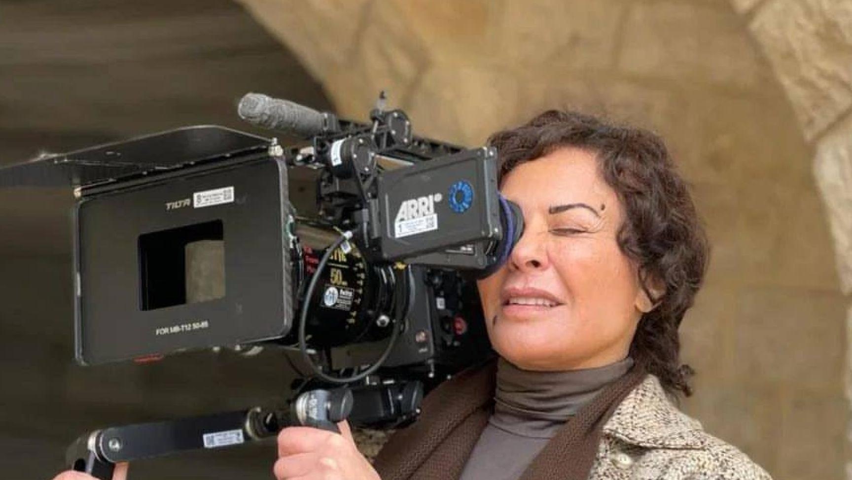 كارمن لبس بالفيديو: "ناطرين يروحوا البقرات"