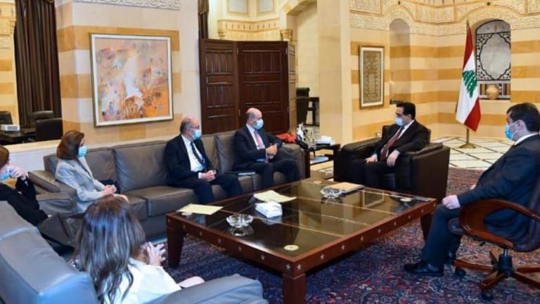 وفد من ديوان المحاسبة سلّم دياب تقرير قطع الحساب عن عام 1998