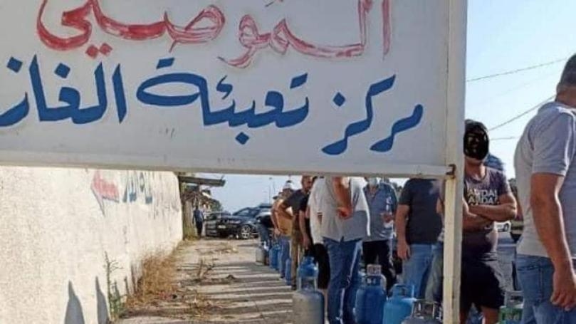 بالصور: بعد طوابير البنزين... طوابير الغاز