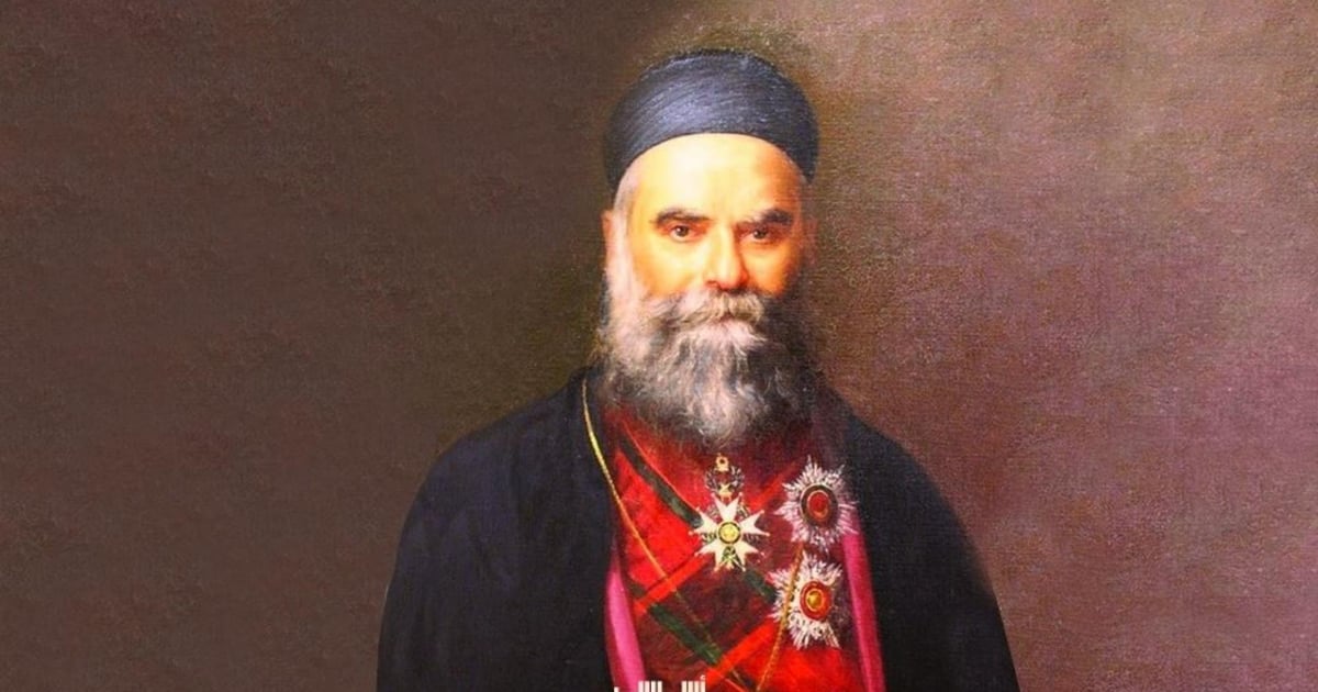 بينما يواجه لبنان أخطر أزماته... مؤسّس 
