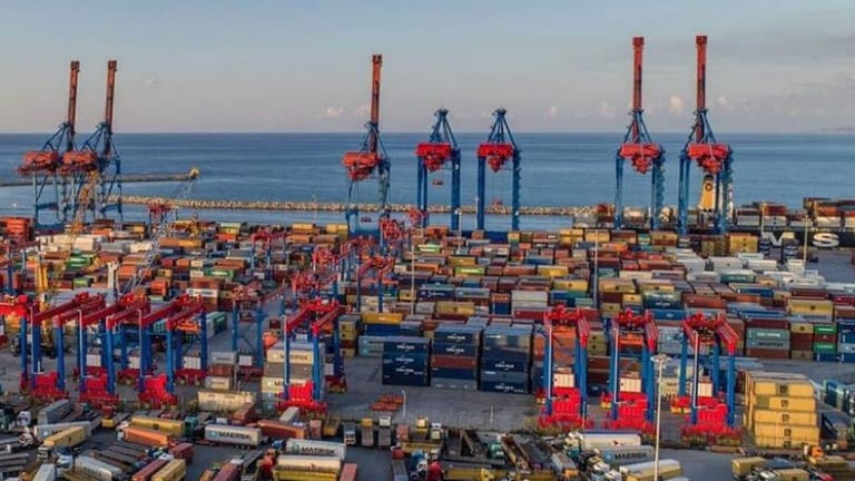 موظفو الاهراءات في مرفأ بيروت: للمشاركة في الاضراب