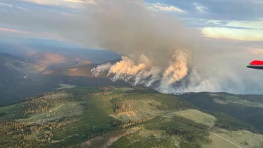 Canadian wildfire reaches Jasper, firefighters battle to protect oil pipeline