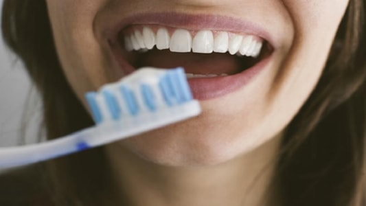 Why it’s not recommended to brush your teeth after breakfast