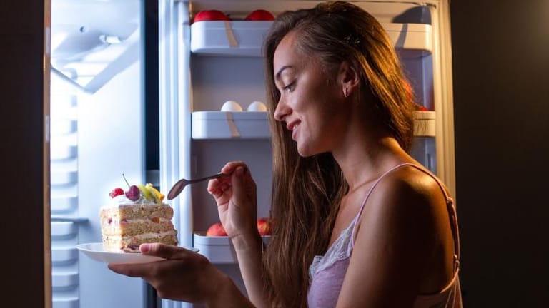 الشعور الدائم بالجوع... هذا ما عليكم معرفته