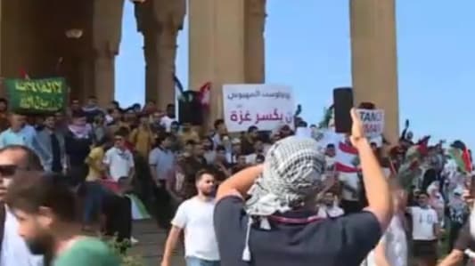 Photo: Movement in front of Mohammad Al Amin Mosque, Beirut, in solidarity with Gaza