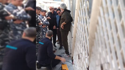 Photo: Minister of Works Ali Hamieh inspects the rehabilitation process of the pedestrian bridge in Nahr El Mot, after being informed about the presence of cracks in it