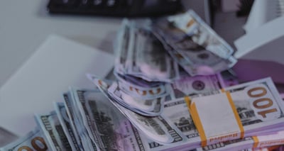 تبييض الأموال يتواصل بالـ "كاش" خارج البنوك