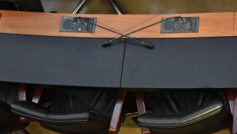 لا مُبادرة رئاسية خارجية والأبواب الداخلية مُقفلة...