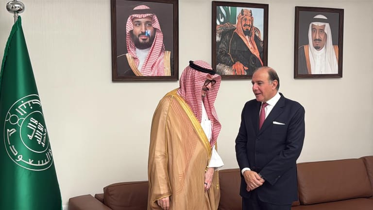 حاكم مصرف لبنان في الرياض... ماذا أبلغ المملكة؟