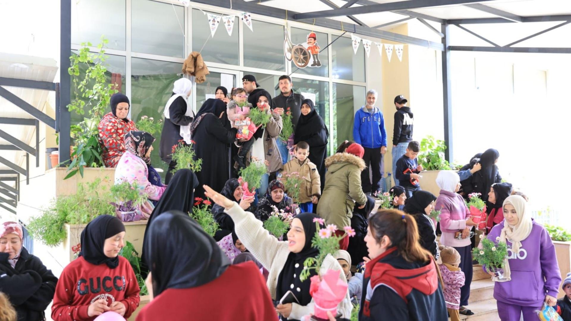 مبادرة إنسانية لبلدية الشويفات: تكريم الأمهات النازحات وإدخال الفرح إلى قلوب الأطفال