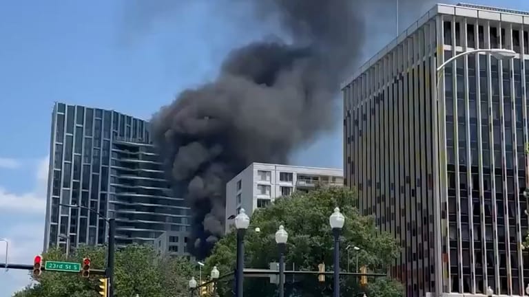 مراسل mtv في واشنطن: فان "ديليفري" تابع لشركة Amazon من نوع مرسيدس ينفجر في الجهة الجنوبية من العاصمة الأميركية