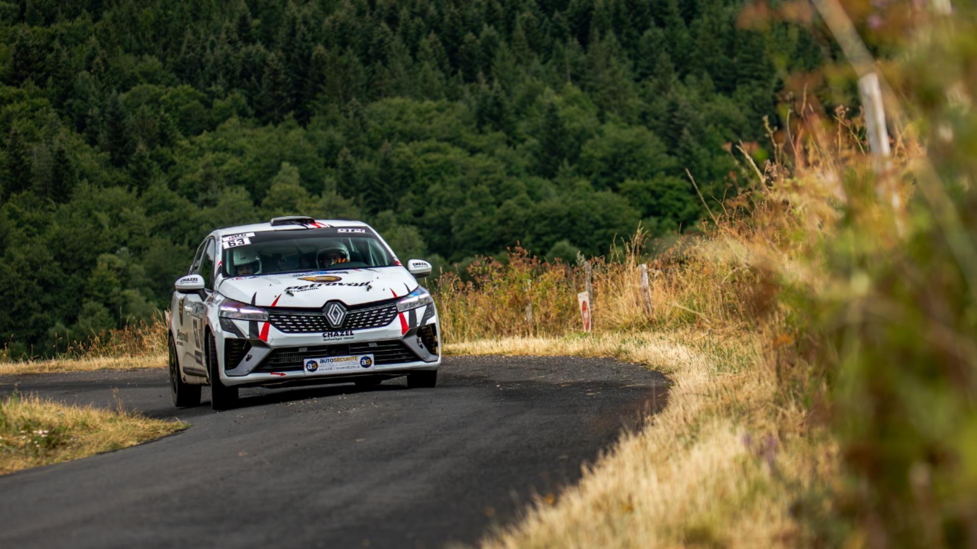 مشاركة دولية أولى ناجحة للسائق اللبناني شربل شبلي