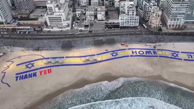 Photo: A message of appreciation for Trump on the Tel Aviv beach