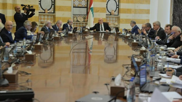 هل يوافق "الحزب" على مناقشة نزع السلاح في الاجتماع المقبل للحكومة؟