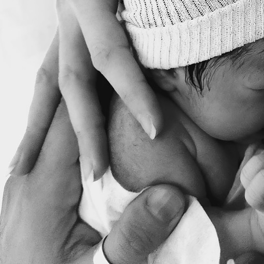 هبة طوجي ترزق بمولودتها ريتا آية... وهذا ما قالته